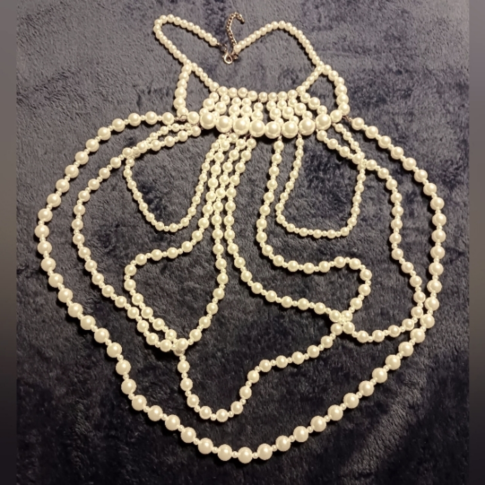 Pearl body necklace